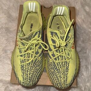 Yeezy 350 V2